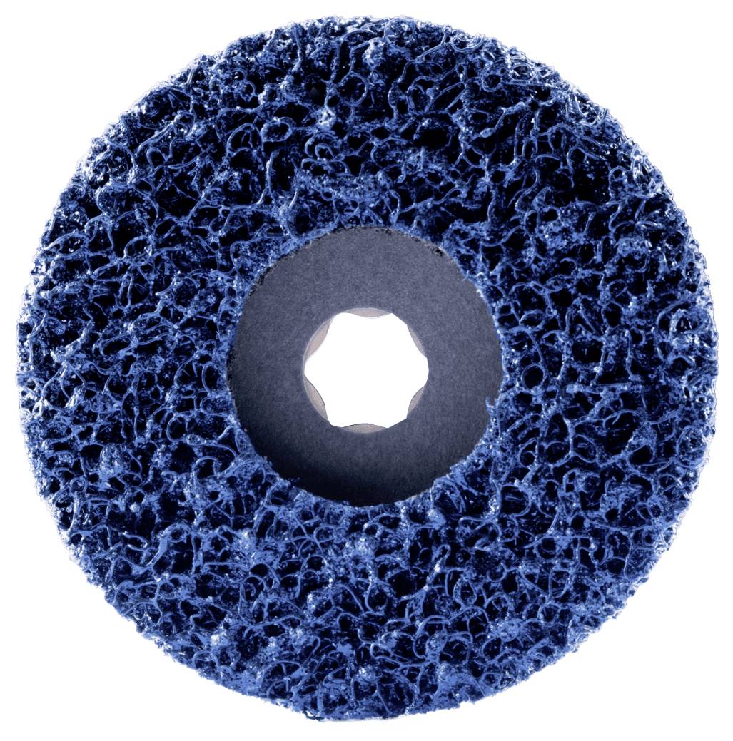Eine blaue Schleifscheibe mit offener Struktur und runder Form, die für Oberflächenbearbeitung verwendet wird.