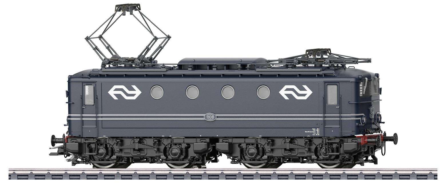 Eine dunkelblaue elektrische Zuglokomotive mit runden Fenstern und schwarzen Rädern steht auf den Gleisen, markiert mit einem weißen Logo.