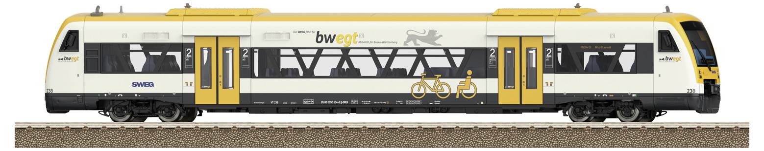 Ein moderner Nahverkehrszug in gelb-weißer Lackierung mit der Aufschrift 'bwegt' und Fahrrad-Symbol. Der Zug steht auf Gleisen.