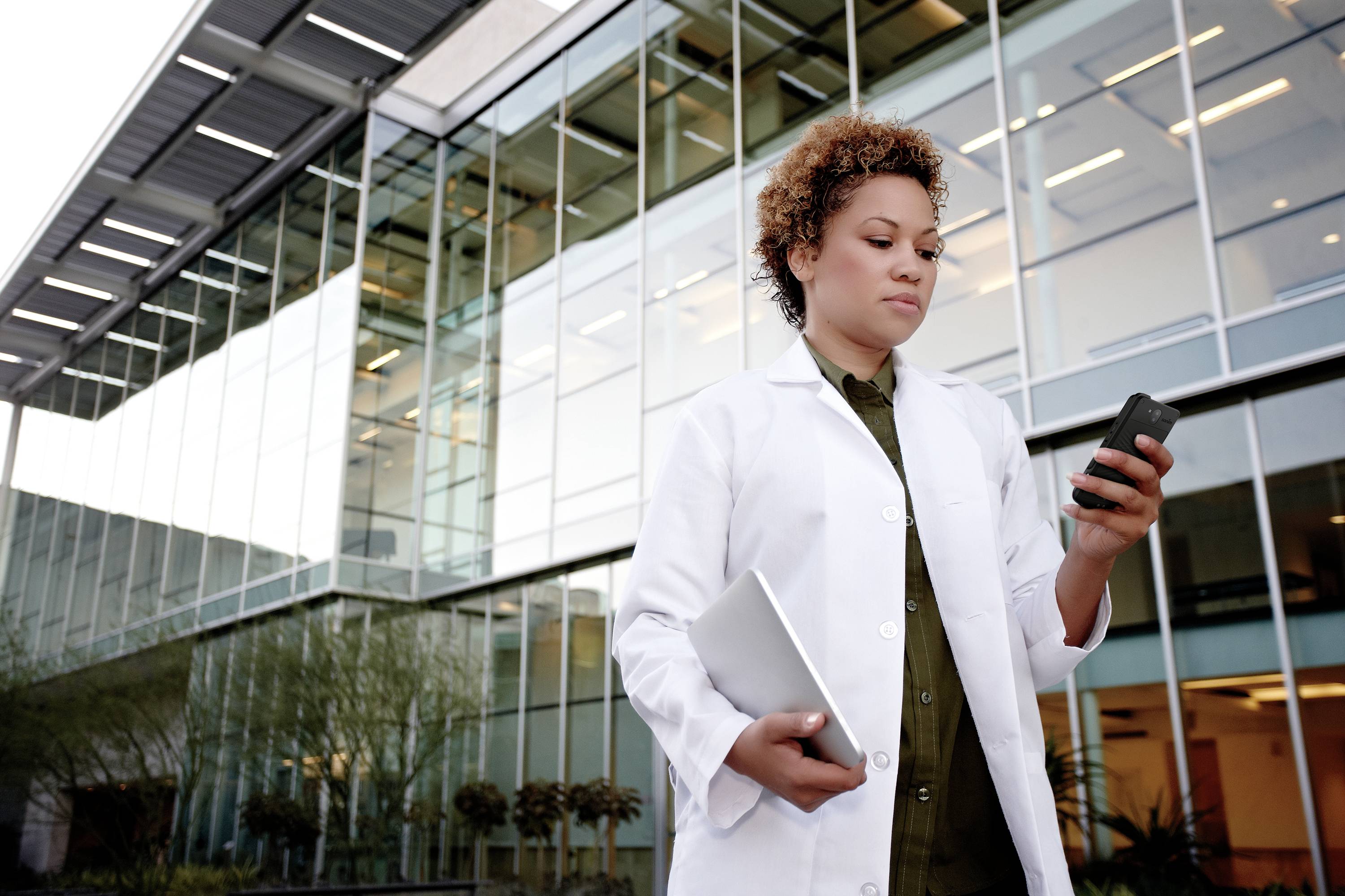 Sonim XP10 5G 128 GB EU-Ware 128 GB Schwarz 14 cm (5.5 Zoll) Outdoor Smartphone