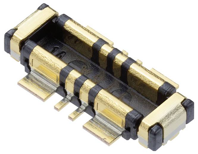Ein kleiner, rechteckiger elektronischer Steckverbinder mit Gold- und Schwarzfärbung, mit mehreren Kontaktpunkten, aus leicht schräger Perspektive betrachtet.
