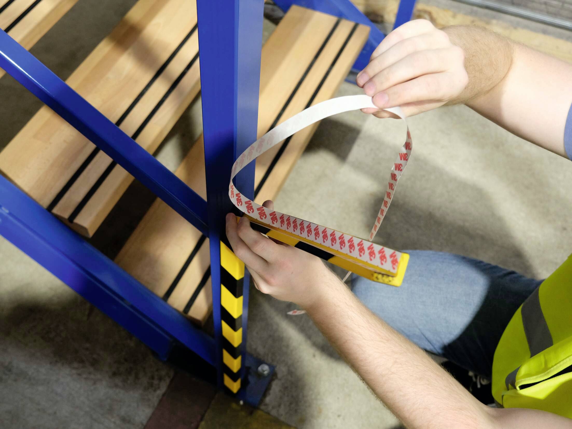 Durable 1101130 Eckschutz Schwarz, Gelb (L x B x H) 1000 x 26 x 26mm