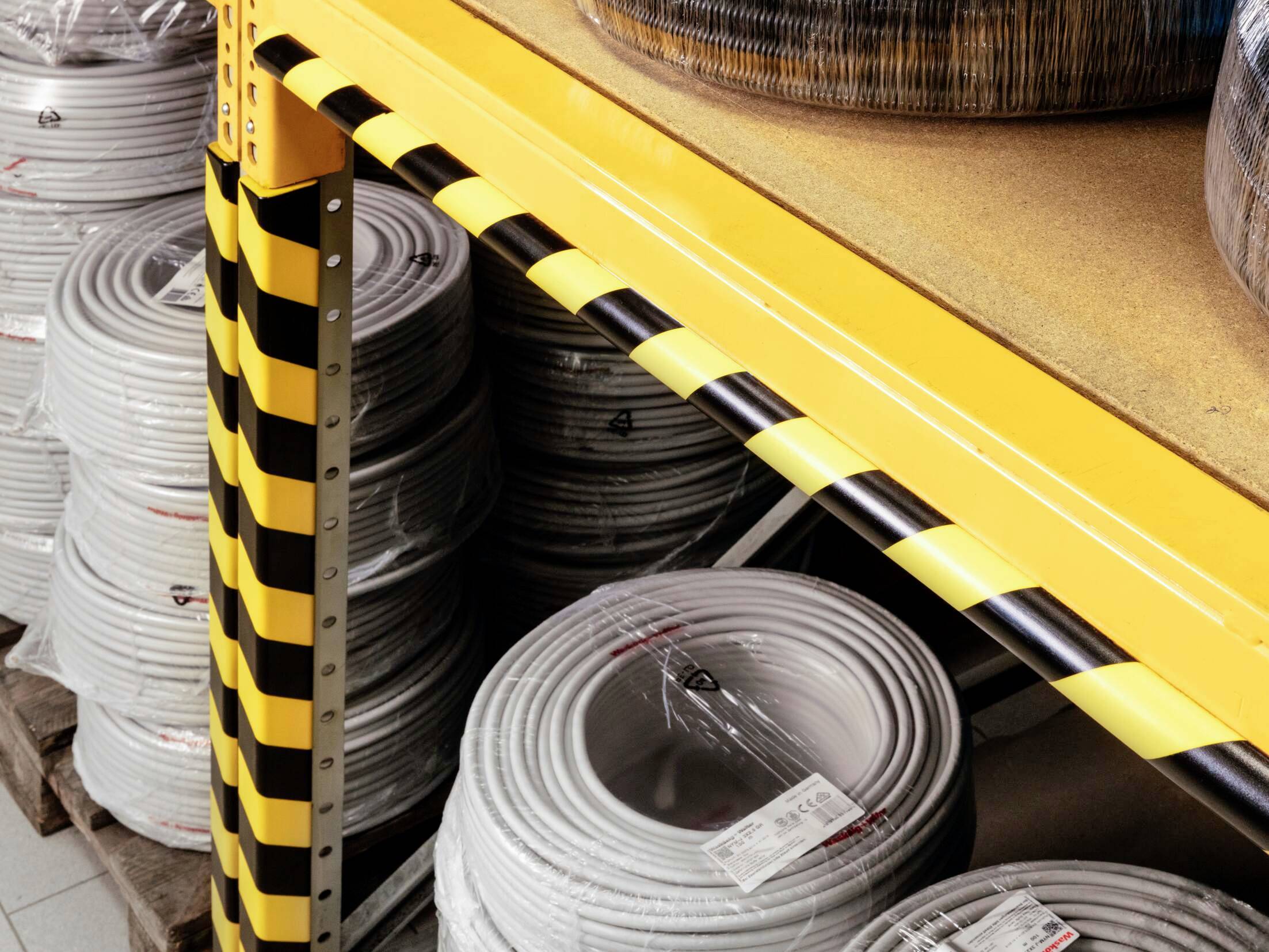 Durable 1100130 Eckschutz Schwarz, Gelb (L x B x H) 1000 x 40 x 30mm