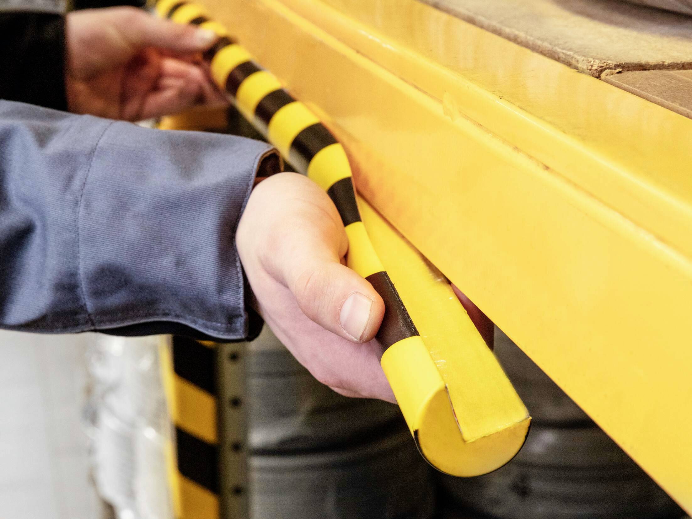 Durable 1100130 Eckschutz Schwarz, Gelb (L x B x H) 1000 x 40 x 30mm