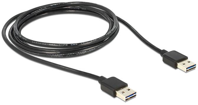 Ein schwarzes USB-Kabel mit zwei Steckern, das auf einem weißen Hintergrund liegt.