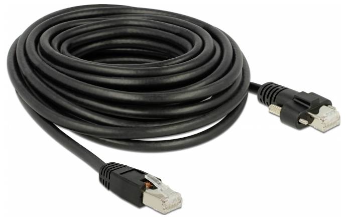 Ein langes, schwarzes Ethernet-Kabel mit RJ45-Steckern auf beiden Enden, das zur Verbindung von Netzwerktechnologien verwendet wird.