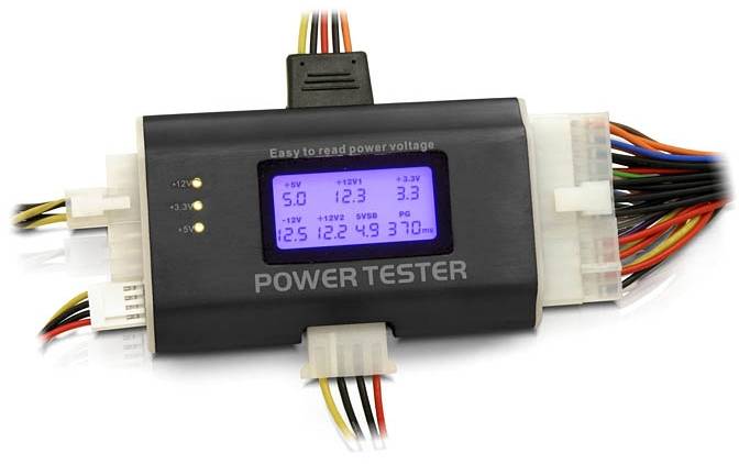 Ein elektronisches Gerät zur Messung von Spannungen in Computer-Netzteilen, zeigt Werte wie '5.0' und '12.5' auf einem Display an.