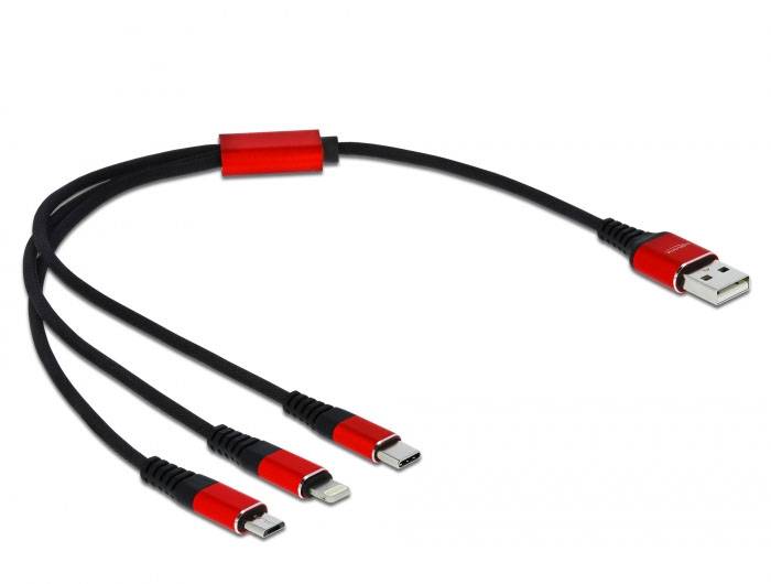 Ein rot-schwarzes USB-Kabel mit drei Anschlüssen: Micro-USB, Lightning und USB-C.