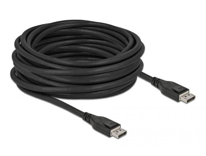 Schwarzes, langes DisplayPort-Kabel mit Steckern an beiden Enden, geeignet für die Verbindung von Computern mit Monitoren.