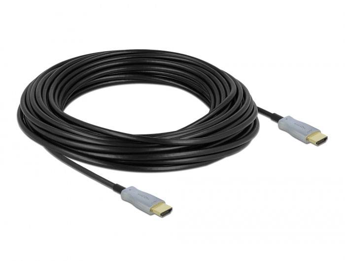 Schwarzes HDMI-Kabel mit silbernen Steckern, aufgerollt. Geeignet zur Übertragung von digitalen Audio- und Videosignalen.