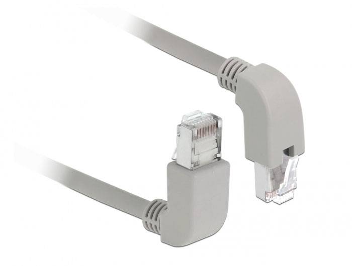 Graues Ethernet-Kabel mit zwei abgewinkelten Steckern. Ideal für enge Räume.