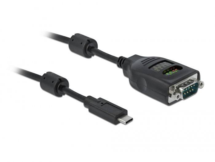 USB-C-auf-Seriell-Kabeladapter mit zwei Steckverbindern, einem USB-C und einem 9-poligen Seriell. Der Adapter ist schwarz.