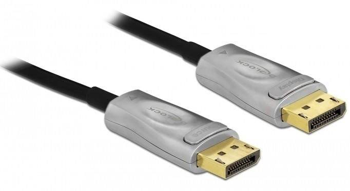 Ein silbernes DisplayPort-Kabel mit goldenen Anschlüssen, verwendet zum Übertragen von Audio- und Videosignalen zwischen Geräten.