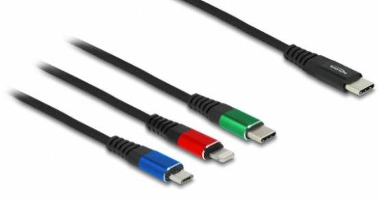 Vier Ladekabel mit unterschiedlichen Farben: Blau, Rot, Grün und Schwarz, jeweils mit USB-C- und Lightning-Anschluss.