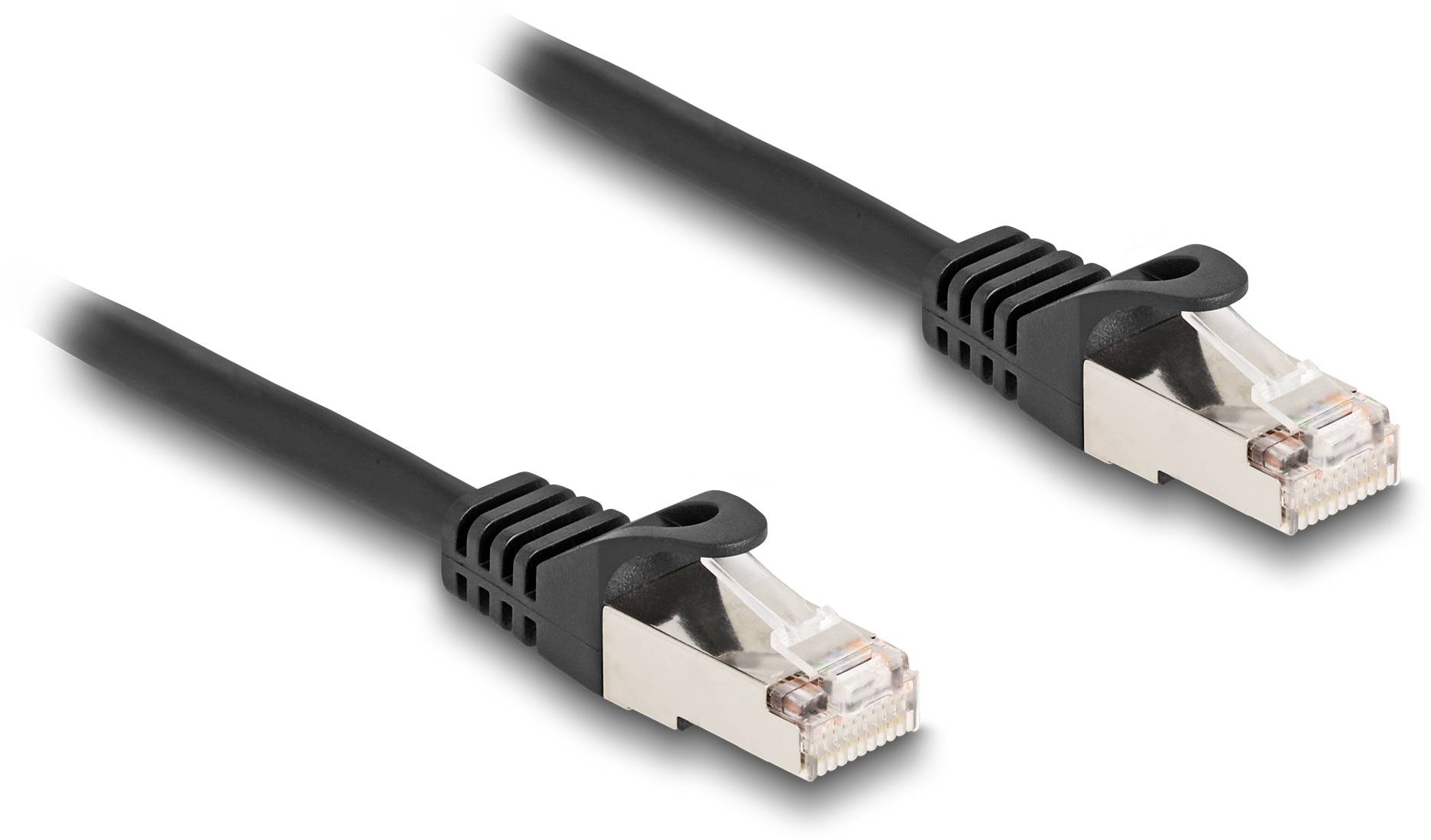 Zwei schwarze Ethernet-Kabel mit silbernen Steckern, nebeneinander liegend, auf einem weißen Hintergrund.