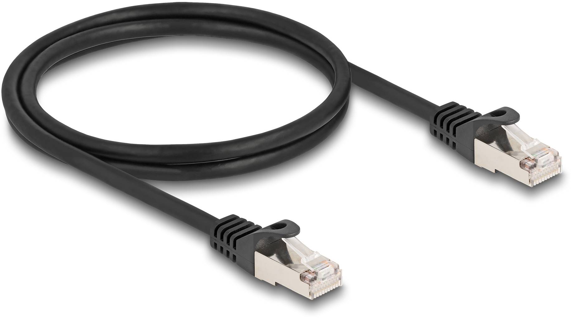 Ein schwarzes Ethernet-Kabel mit RJ45-Steckern an beiden Enden, bereit zur Verwendung für die Netzwerkverbindung.