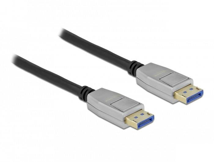 Zwei USB-Kabel mit blauen Anschlüssen an silbernen Steckern auf weißem Hintergrund.