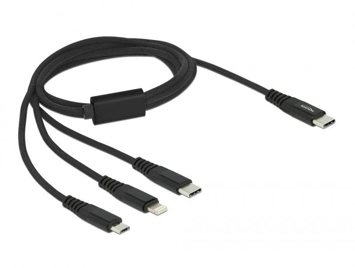 Schwarzes Ladekabel mit vier Anschlüssen: Drei USB-C und ein Lightning. Ideal für Mehrfachladung unterschiedlicher Geräte.