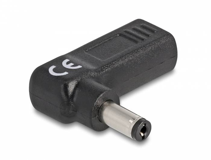 Schwarzer Netzadapter mit CE-Kennzeichnung, zeigt einen runden Metallstecker.