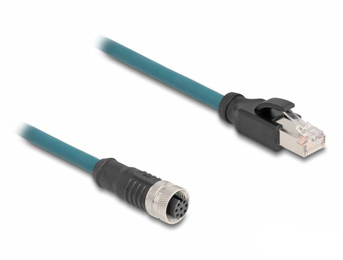 Ein blaues Netzwerkkabel endet auf einer Seite in einem RJ45-Stecker und auf der anderen Seite in einem runden Stecker mit Metallhülse.