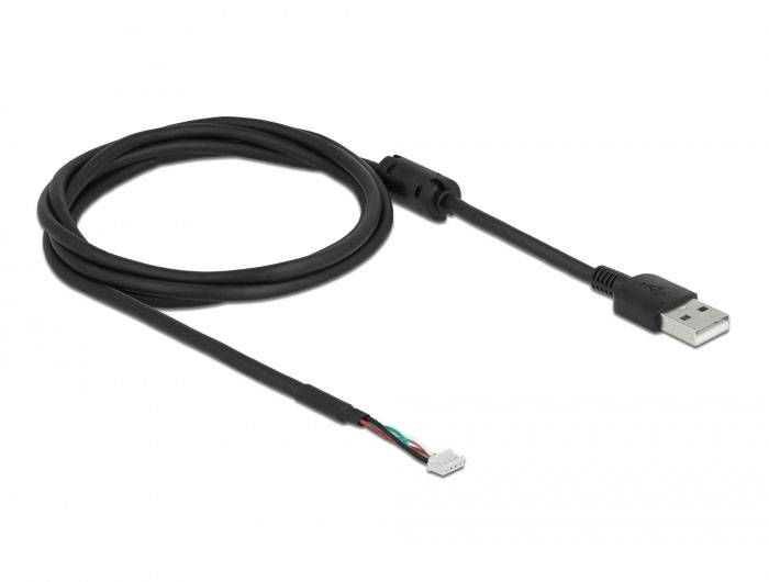 Ein schwarzes USB-Kabel mit einem offenen Drahtende zeigt verschiedene Adern.