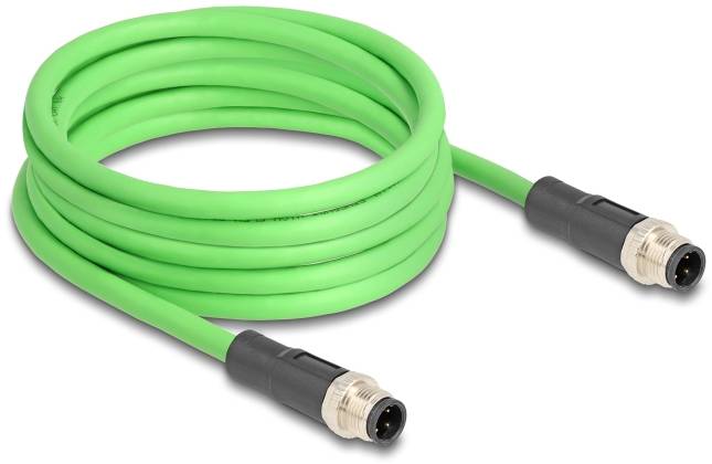 Grünes Verbindungskabel mit Metallsteckern an beiden Enden, aufgerollt. Geeignet für industrielle oder elektronische Anwendungen.