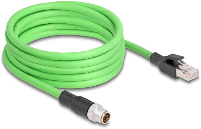 Grünes Ethernet-Netzwerkkabel mit RJ45-Stecker und M12-Stecker, aufgerollt. Ideal für industrielle Netzwerkanwendungen.