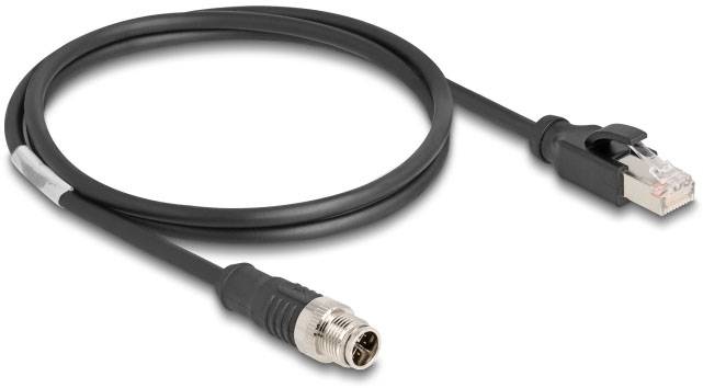 Schwarzes Ethernet-Kabel mit M12-Stecker auf der einen Seite und RJ45-Stecker auf der anderen Seite, geeignet für industrielle Anwendungen.