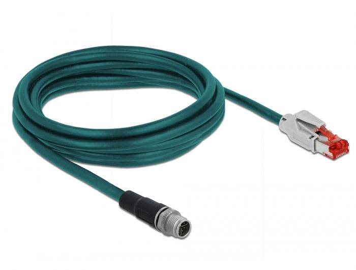 Ein Kabel mit grünem Mantel, einem silbernen Stecker an einem Ende und einem roten RJ45-Stecker am anderen Ende.
