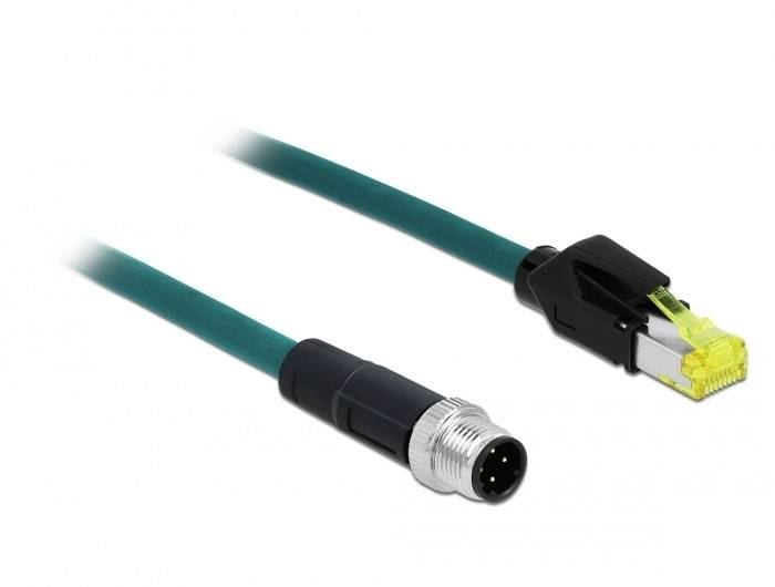 Ein grünes Ethernet-Kabel mit einem RJ45-Stecker und einem runden Stecker für industrielle Verbindungen.