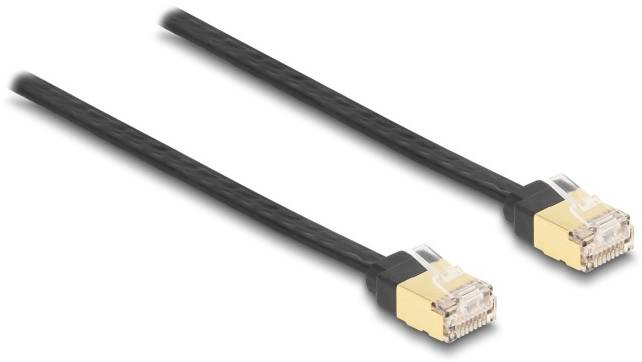 Zwei schwarze Ethernet-Kabel mit goldenen Steckern, nebeneinander liegend. Ideal für schnelle Netzwerkverbindungen.