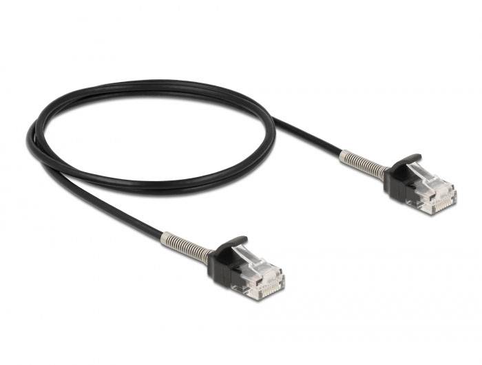 Ein schwarzes Netzwerkkabel mit zwei RJ45-Steckern an beiden Enden.