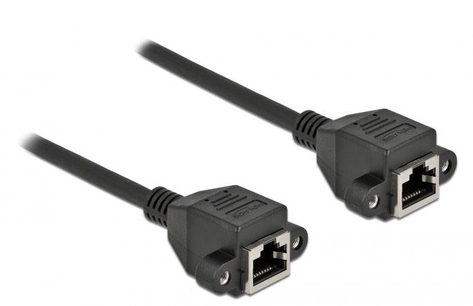Zwei schwarze Ethernet-Kabel mit RJ45-Steckern, geeignet zum Verbinden von Netzwerkgeräten für Internet- oder LAN-Verbindungen.