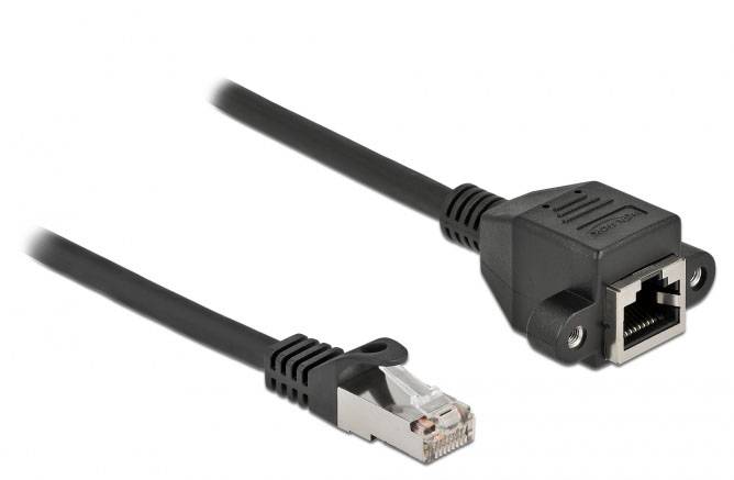 Ein schwarzes Ethernet-Verlängerungskabel mit RJ45-Stecker links und Buchse rechts, geeignet für Netzwerkverbindungen.