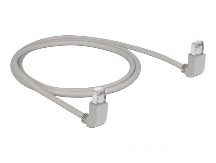Ein graues Ethernet-Kabel mit zwei RJ45-Steckern, geeignet für Netzwerkverbindungen in Heim- oder Büronetzwerken.