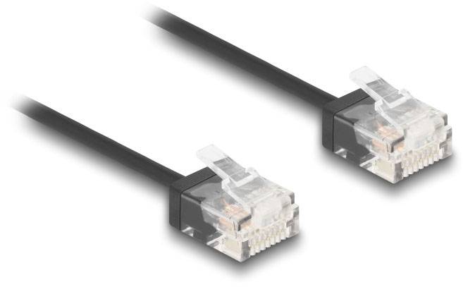 Ein schwarzes Netzwerkkabel mit zwei transparenten RJ45-Steckern an den Enden.