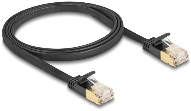 Schwarzes Ethernet-Kabel mit zwei goldenen RJ45-Steckern, geeignet für Netzwerkverbindungen.