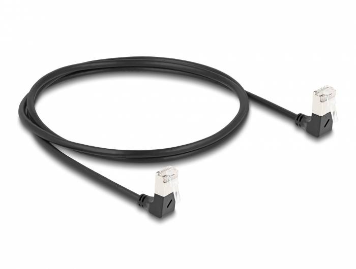 Schwarzes Netzwerkkabel mit zwei RJ45-Steckern, geeignet für Ethernet-Verbindungen.
