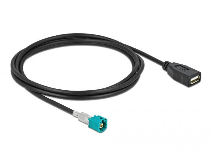 Schwarzes USB-Kabel mit einem USB-Anschluss auf der einen Seite und einem speziellen blauen Stecker auf der anderen Seite.