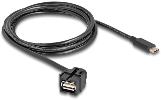 Ein schwarzes USB-Kabel mit einem USB-A-Stecker auf einer Seite und einem USB-C-Stecker auf der anderen Seite. Das Kabel ist zusammengerollt.