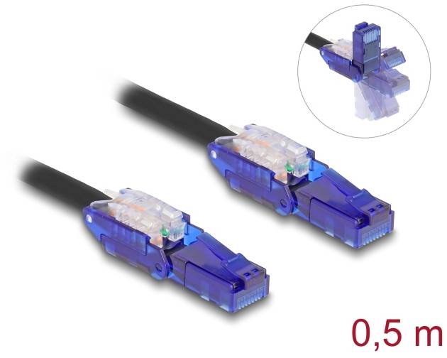 Zwei blaue Ethernet-Kabel, verbunden mit RJ45-Steckern, 0,5 Meter lang.