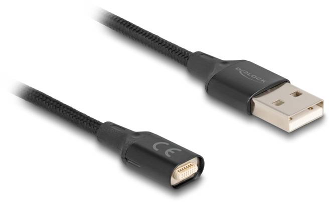 USB-Kabel schwarz, links Lightning-Stecker, rechts USB-A-Stecker.