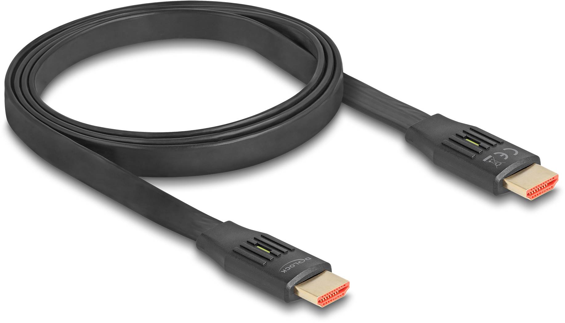 Ein schwarzes HDMI-Kabel mit flachem Design und zwei Steckern liegt aufgerollt. Die Stecker sind goldfarben an den Enden.