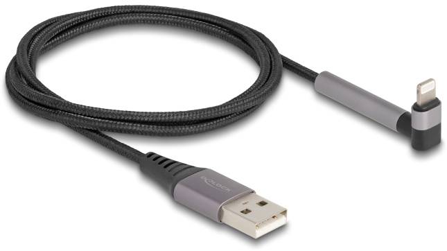 Ein schwarzes, geflochtenes Kabel mit einem USB-Stecker an einem Ende und einem Lightning-Stecker mit 90-Grad-Winkel am anderen Ende.