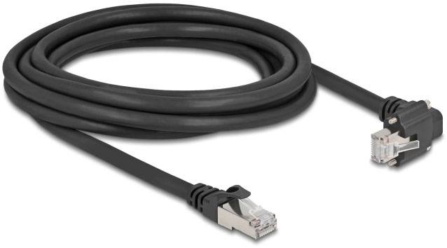 Ein schwarzes Ethernet-Kabel mit zwei RJ45-Steckern auf weißem Hintergrund.