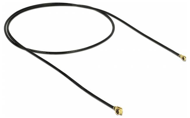 Ein schwarzes, koaxiales Kabel mit goldfarbenen Steckern an beiden Enden, liegt in einer großen, lockeren Schleife.