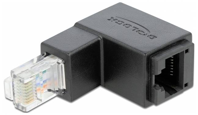 Ein schwarzer Ethernet-Adapter mit einem rechtwinkligen Design. Links ist ein RJ45-Stecker, rechts eine Buchse für Netzwerkkabel.