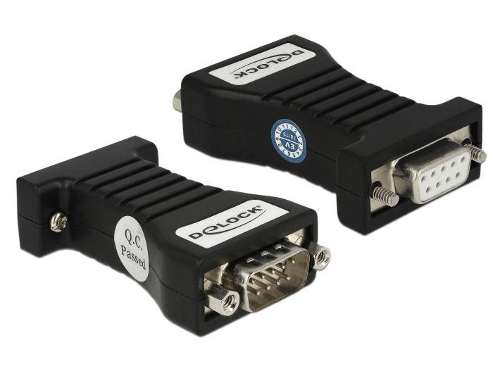 Zwei schwarze Adapter mit VGA-Anschlüssen; einer zeigt einen männlichen Stecker, der andere eine weibliche Buchse; Marke 'Delock'.