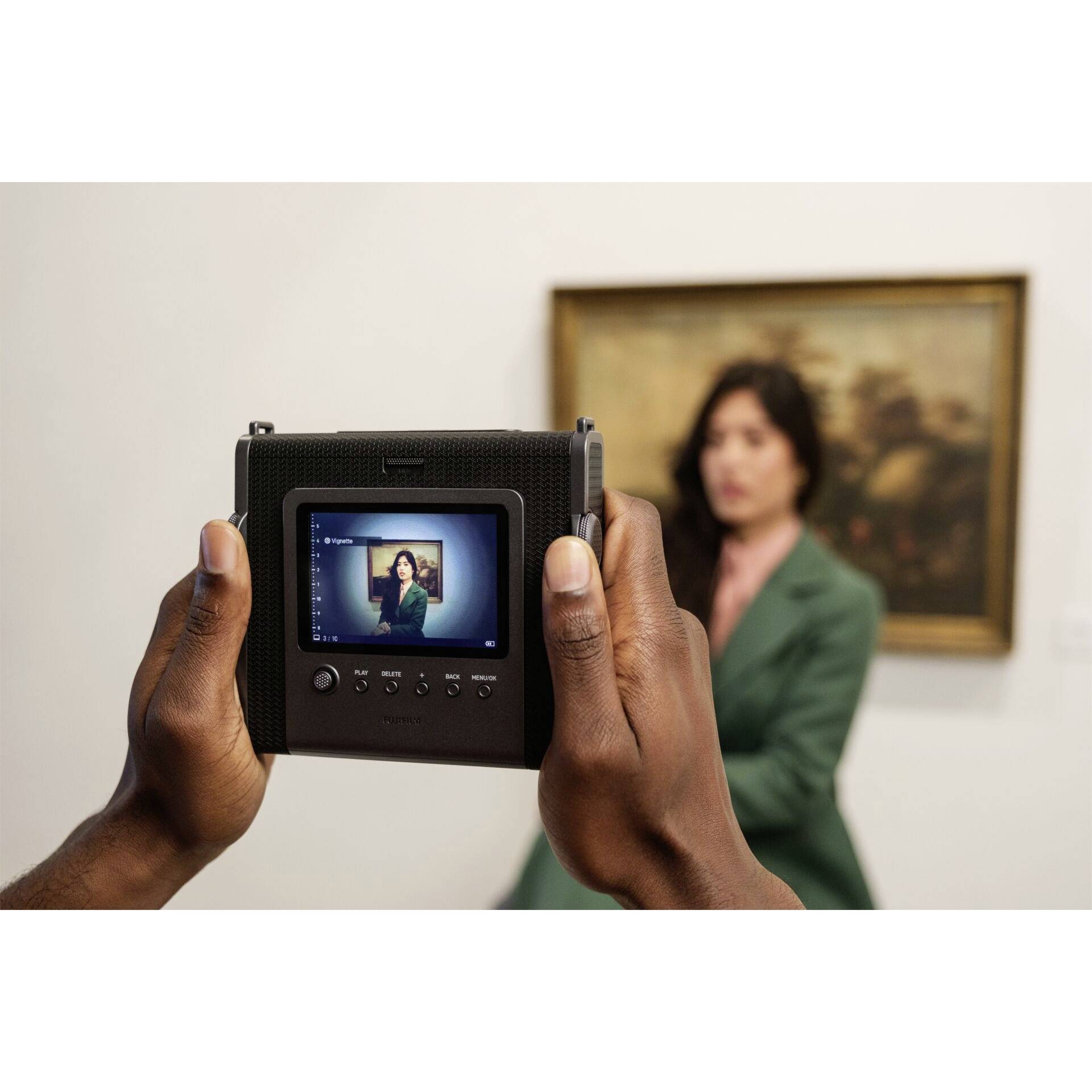 Fujifilm Instax Wide Evo Sofortbildkamera Schwarz Bluetooth, Integrierter Akku, mit eingebautem Blitz