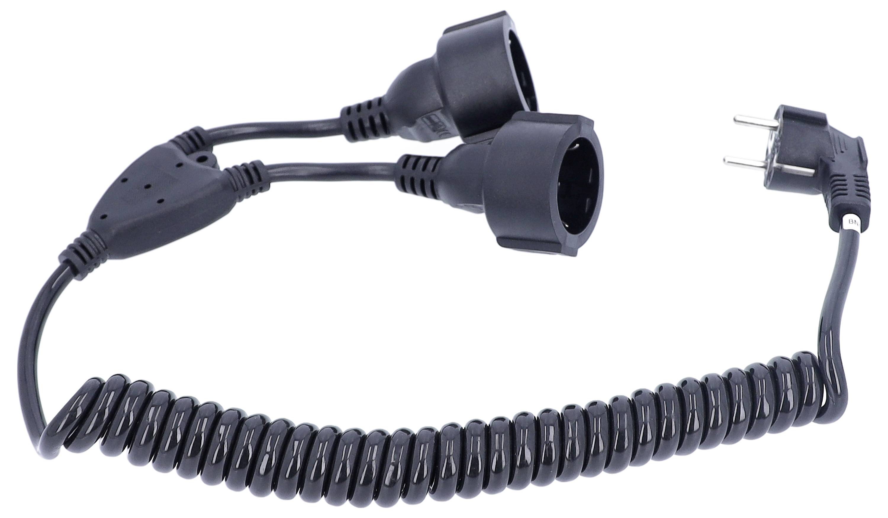 Ein schwarzes, spiralförmiges Verlängerungskabel teilt sich in zwei Steckdosenanschlüsse und endet in einem Eurostecker.